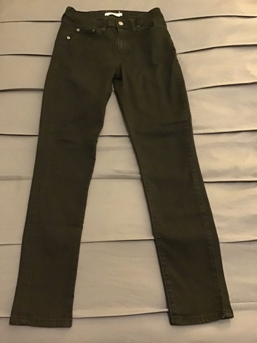 Levi’s Black Stretch Jeans – Size 28